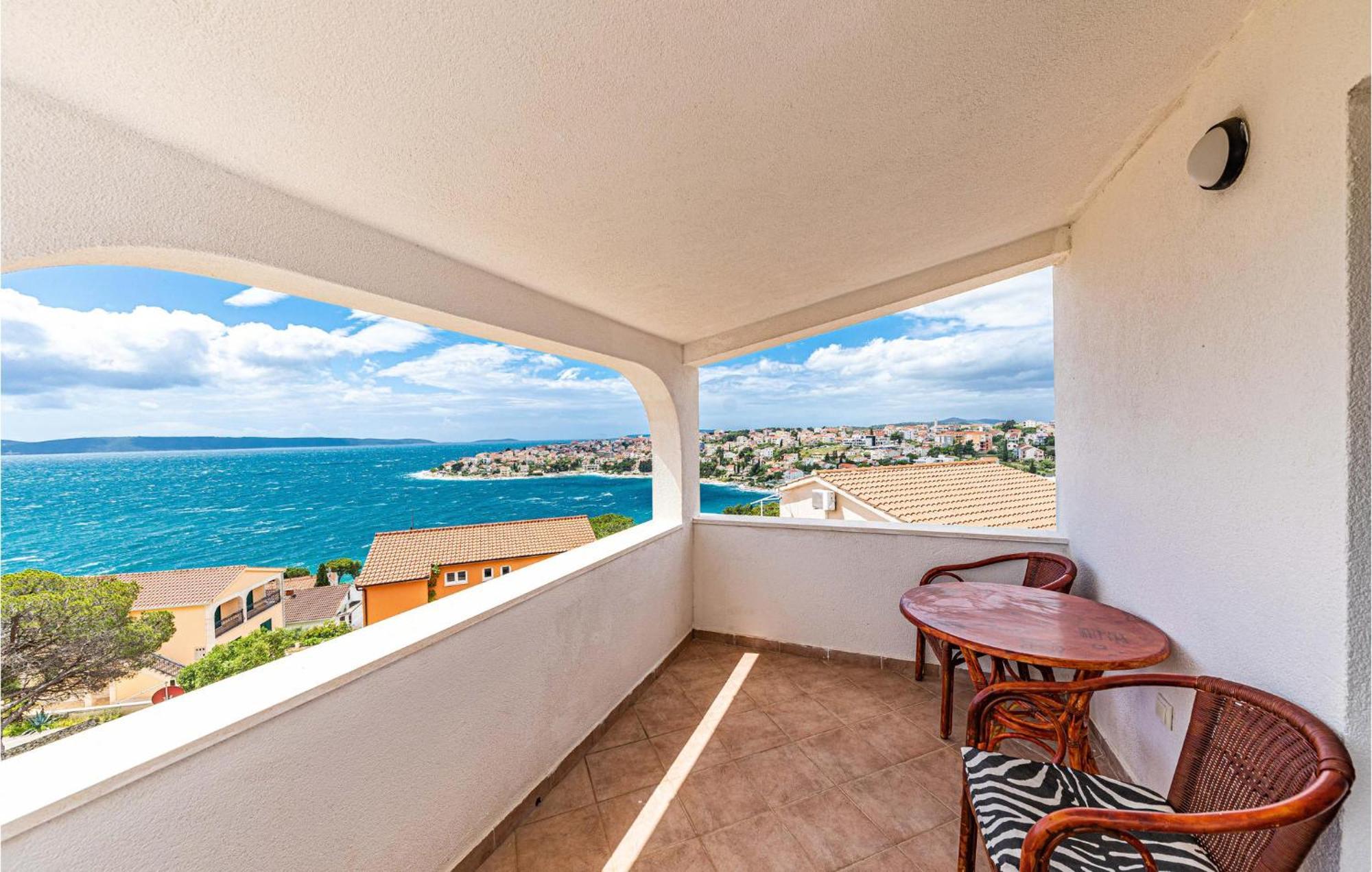 Stunning In Okrug Gornji With Wifi Apartment